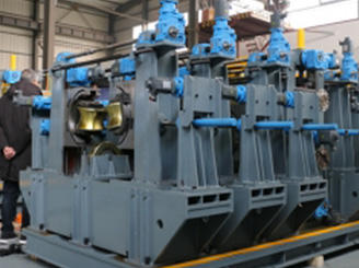 在選擇小型圓方管設(shè)備廠家時，需要注意那些問題