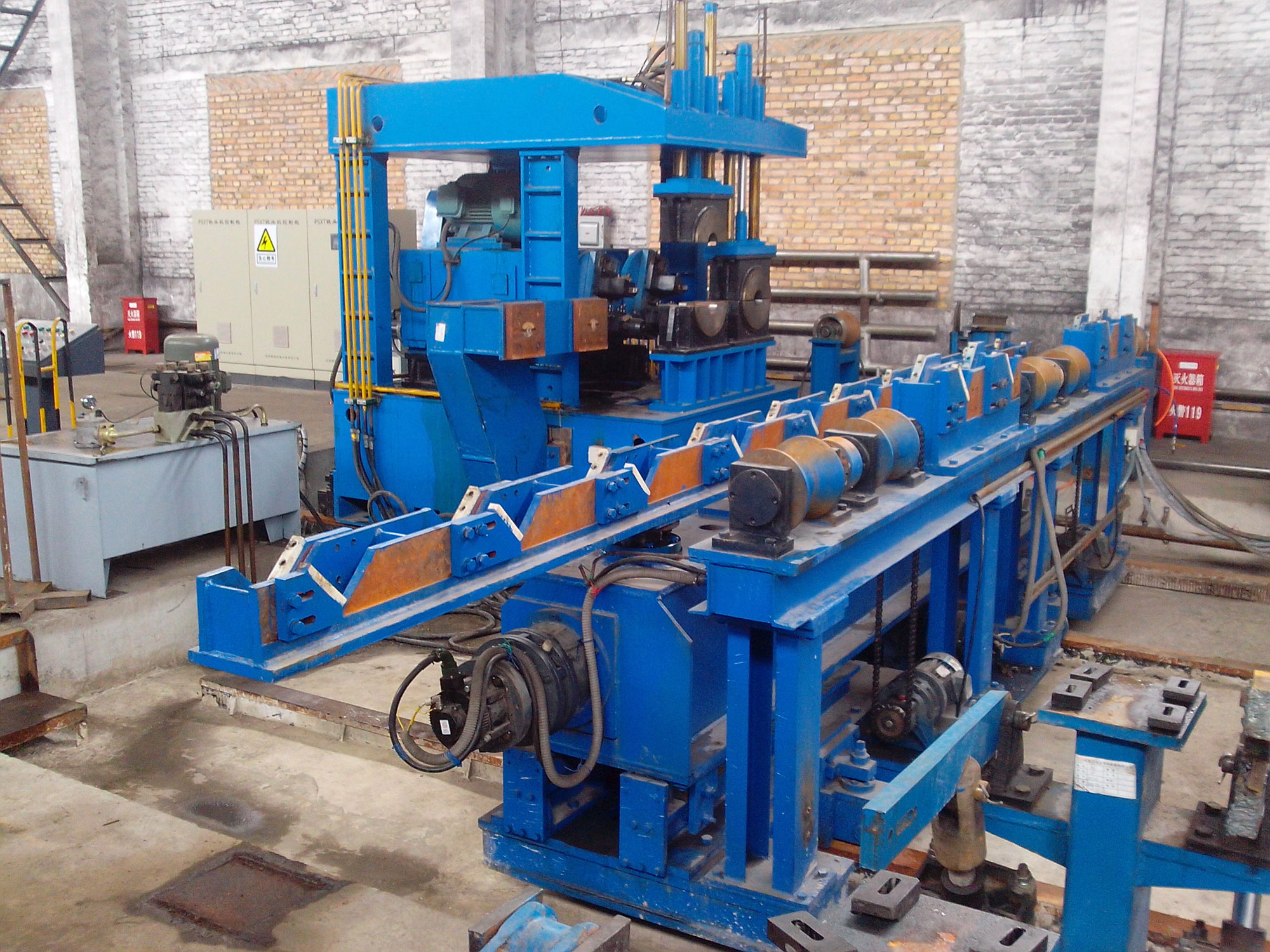 焊管輔助設(shè)備：適應(yīng)性強(qiáng)，應(yīng)對(duì)各種焊管需求